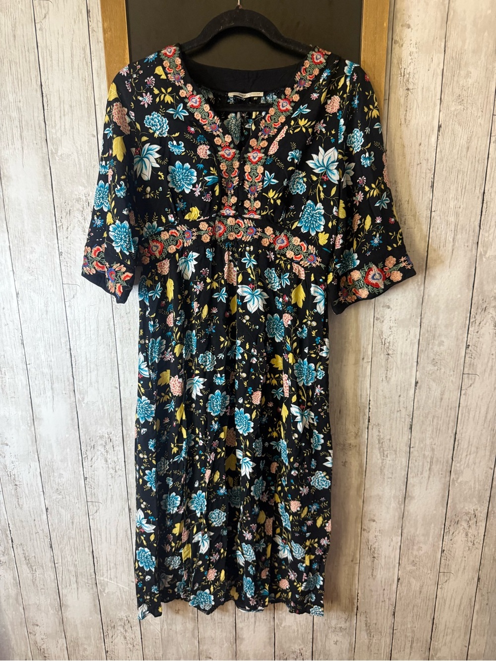 Anthropologie Hazel Dress Women's Medium Black Embroidered Floral Midi